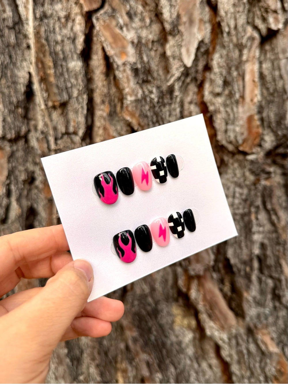Pink Riot Press-On nails - Picture 2 of 3